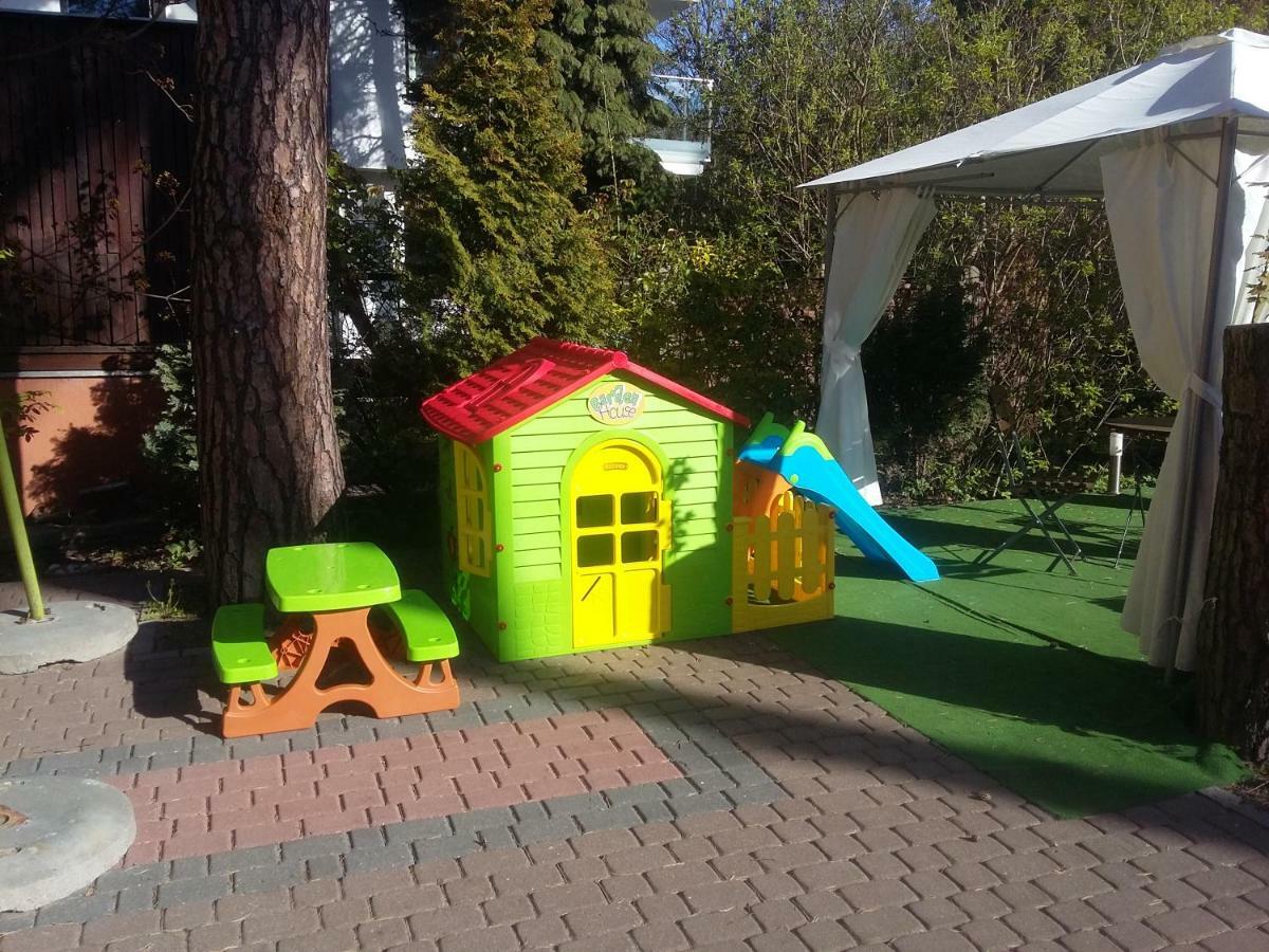 Floryda Jurata Bed & Breakfast Exterior photo