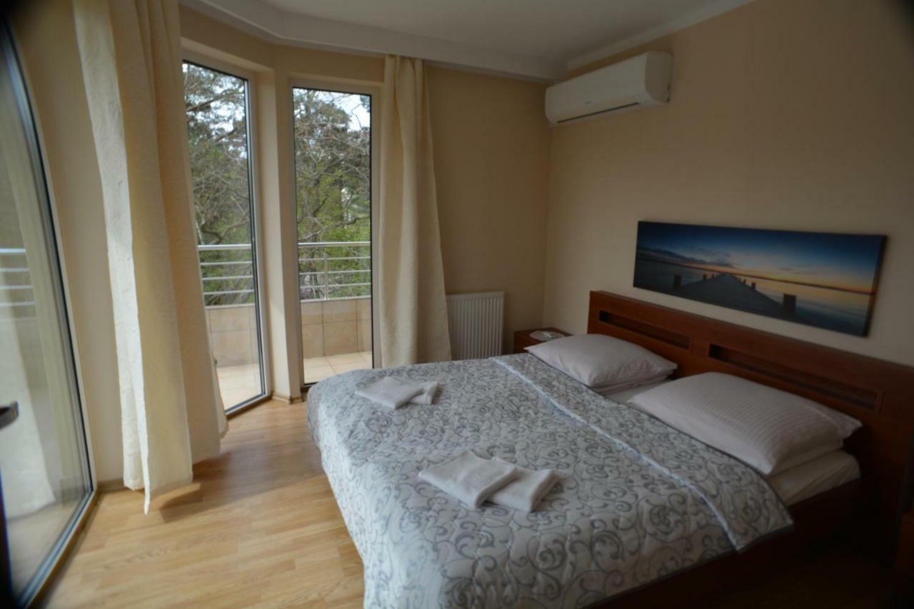 Floryda Jurata Bed & Breakfast Exterior photo